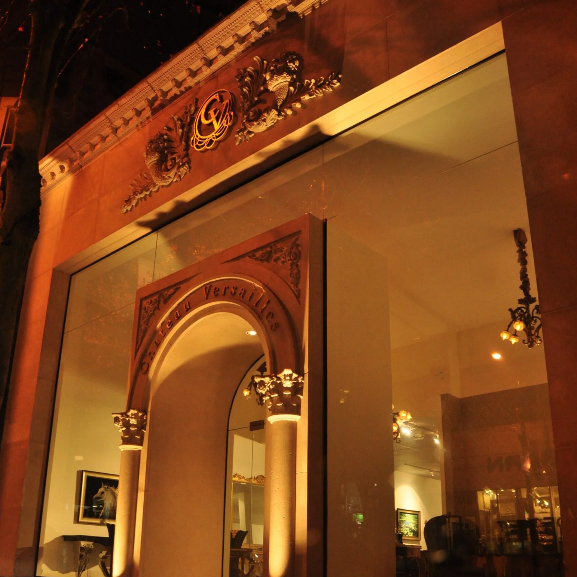 Limestone 465 – Custom Limestone Facade for Luxury Store