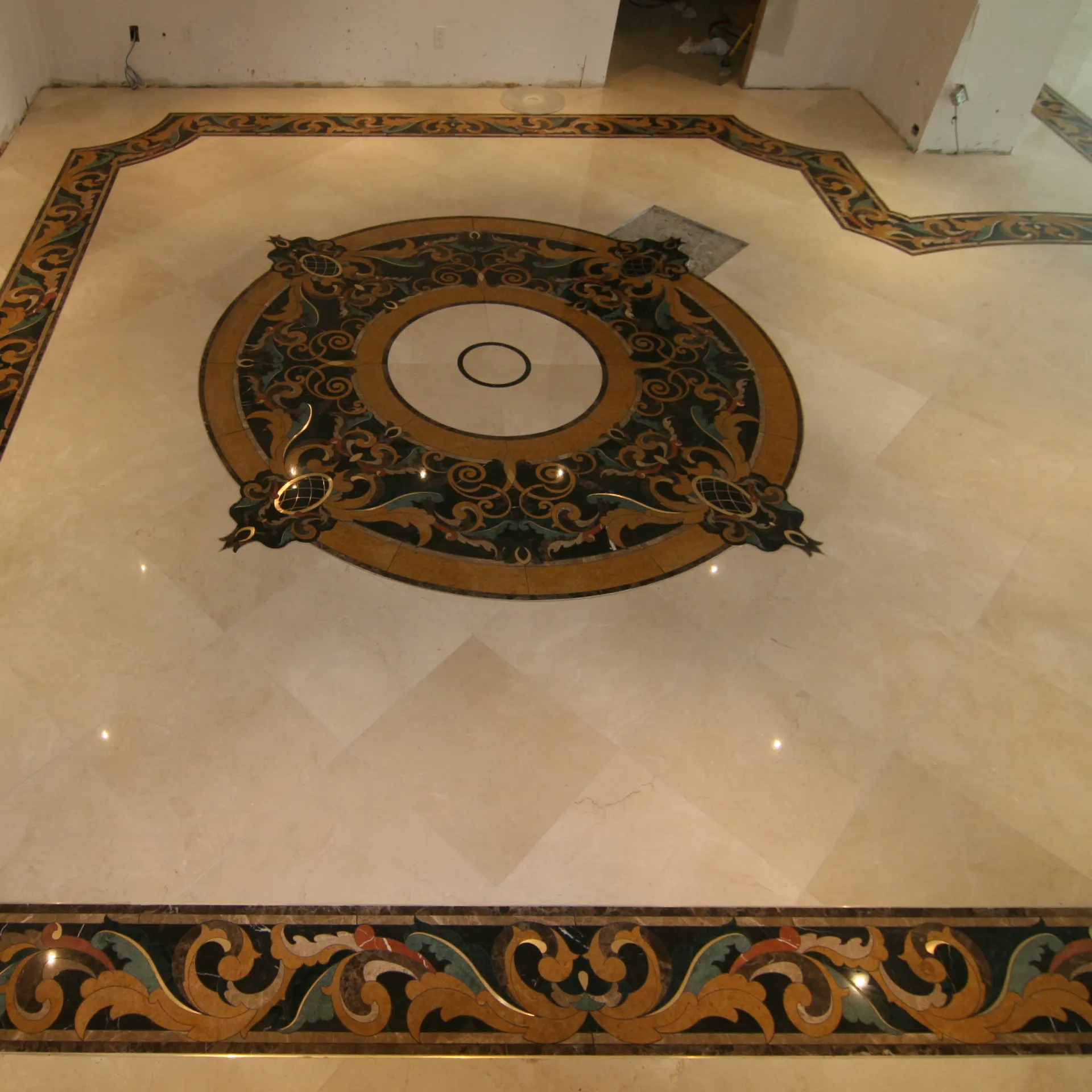 Ambroise Water Jet Marble Medallion