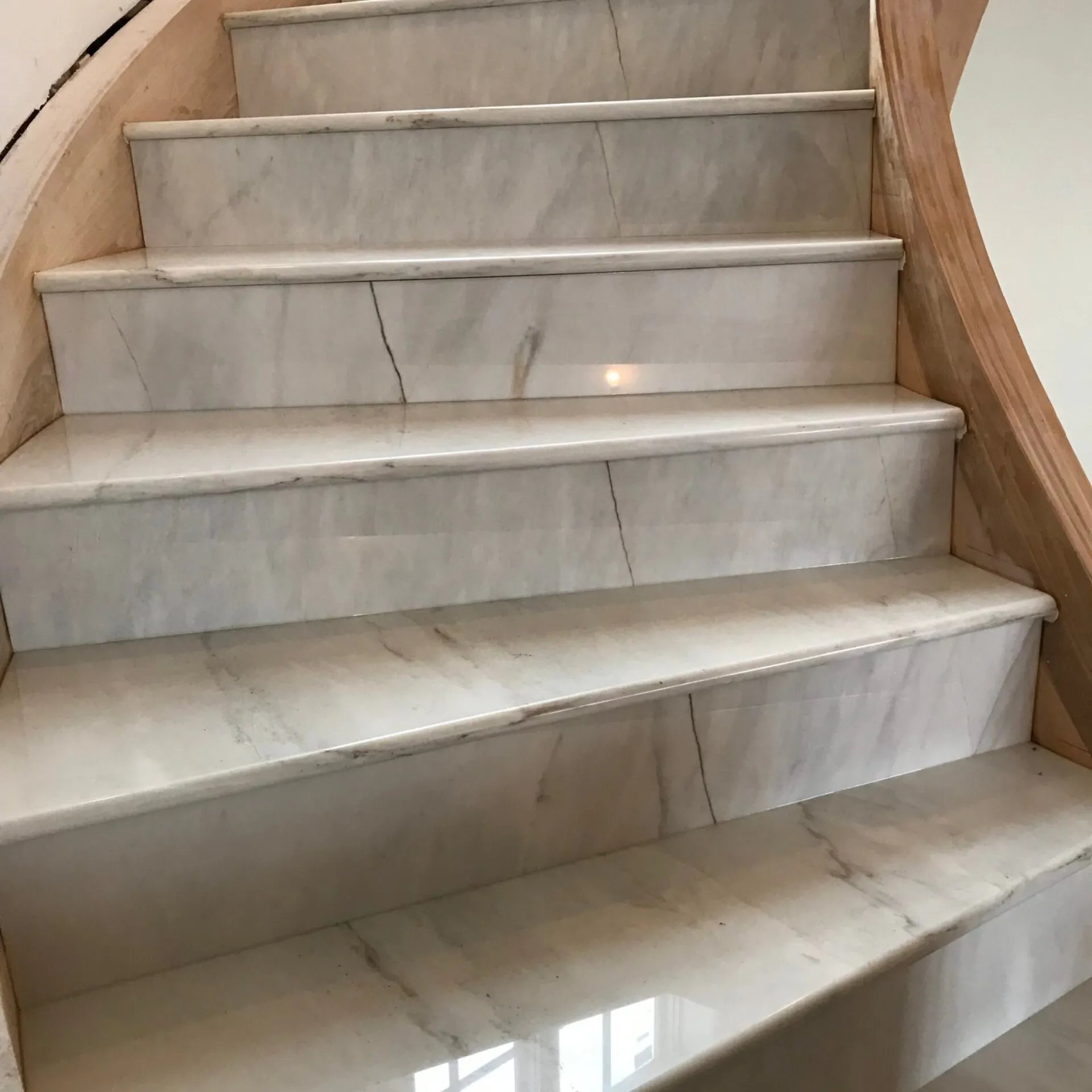 Callacata Creamo Marble Stairs